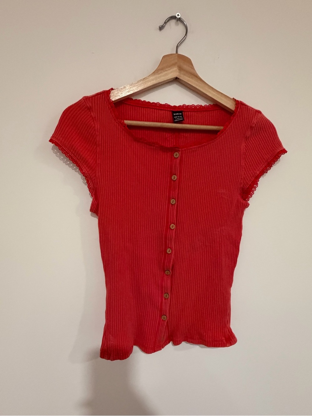 SHEIN Red Ribbed Button-Front Short Sleeve Top